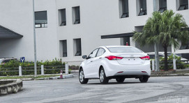 Đánh giá Hyundai Elantra GLS 1.8 AT giá 756 triệu đồng